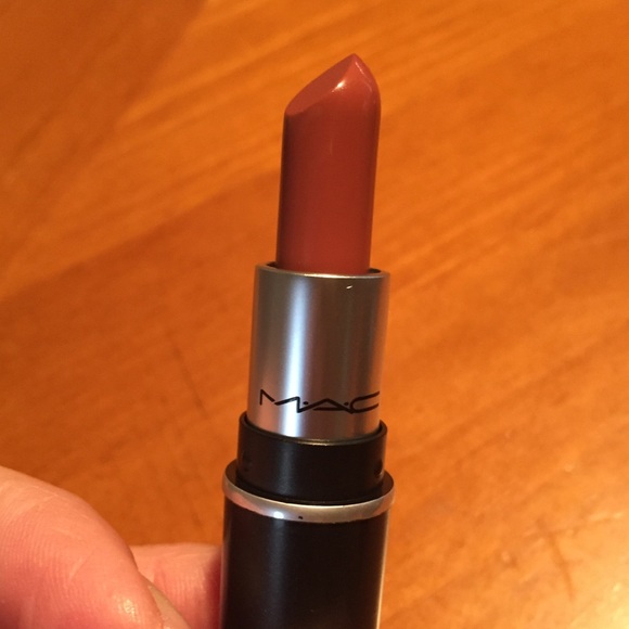 MAC Satin Lipstick Mocha - Picture 7 of 14